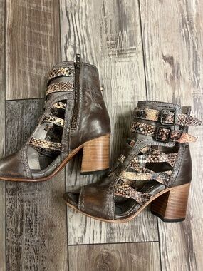 Freebird by Steven Women's Brown Cutout Heeled Sandals with Snake-Print Straps